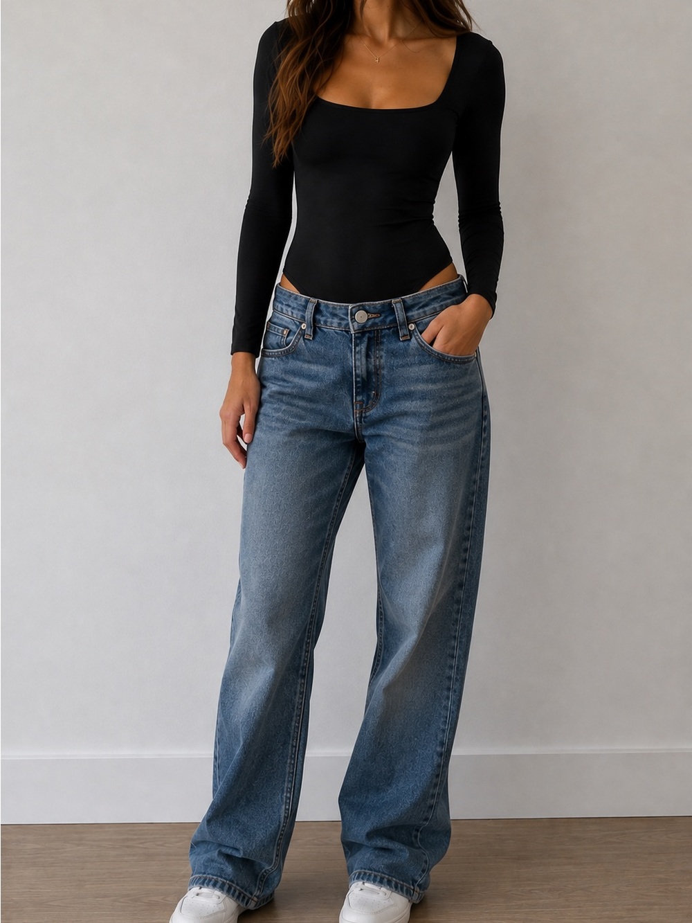 Amazon Black Long-Sleeve Square Neck Bodysuit